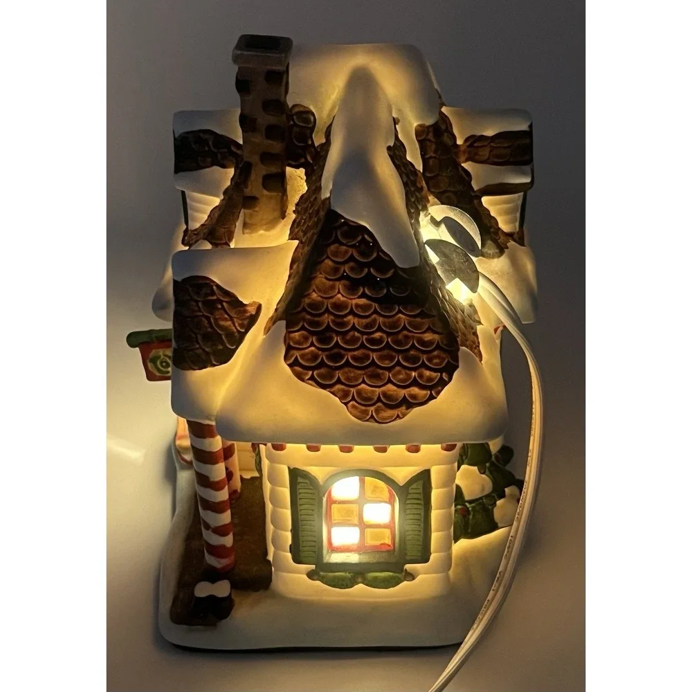 Pfaltzgraff Christmas Heritage House Toy Shop Electric Lighted 1st In Series